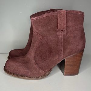SPLENDID Lakota Cranberry Suede Ankle Bootie Women Size 7 Slip On Stacked Heel